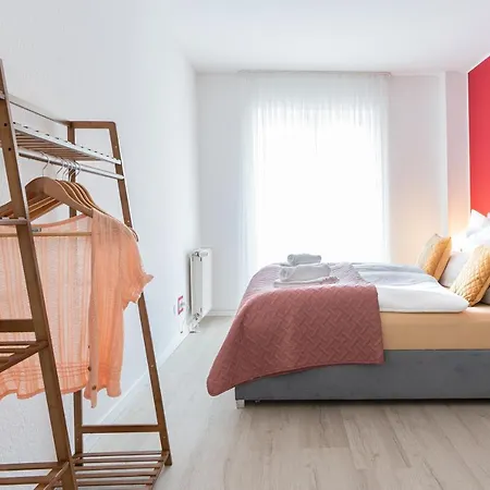 Golden Design Apartment, Zentral, Familie Und Business, 1000 Mbit Appartement Duisburg